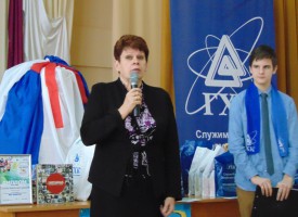 Боякова Н.И., директор Сухобузимской СОШ, приветствует участников марафона